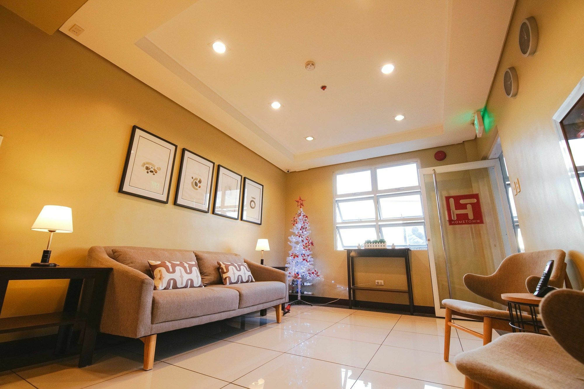 Hotel De Avenida, Makati 2*